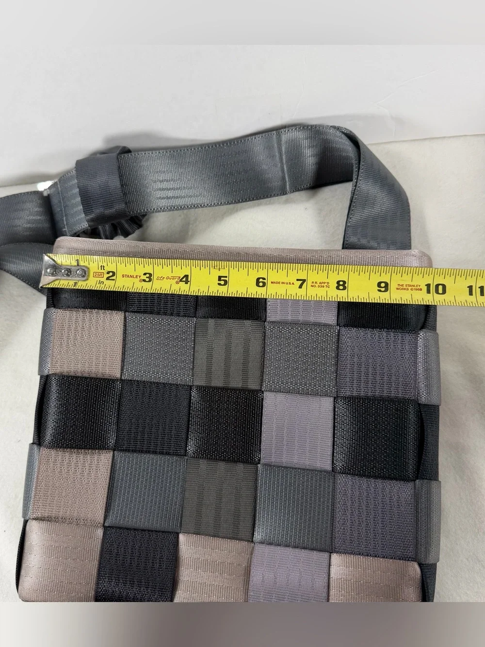 Harveys Original Seatbelt Purse Crossbody Bag Black Gray Tan Silver W/Rosette